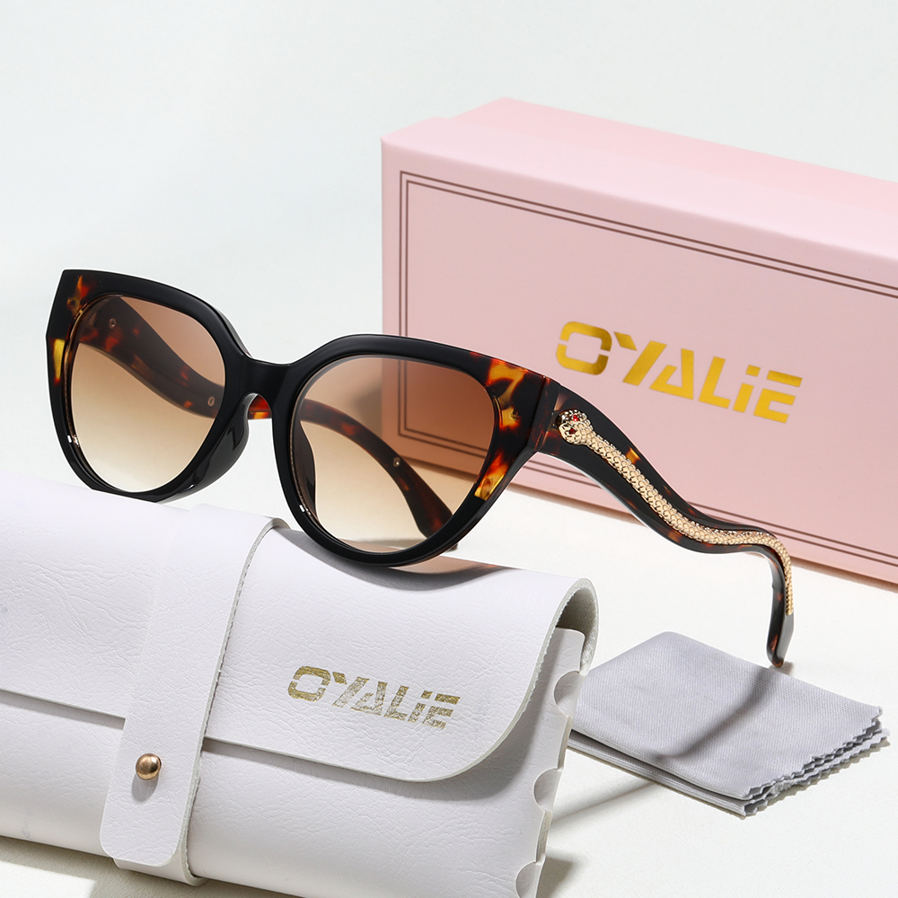 Oyalie Women's Fashionable Cat - огляд і ціна Streetwear Brand With Eye
